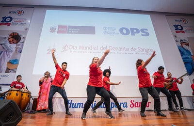 Presentación artística por el Día Mundial del Donante de Sangre en Perú