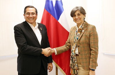 El Representante de OPS/OMS Chile tras su llegada al país ha mantenido una intensa agenda de reuniones, entre los que destacan los encuentros con las máximas autoridades sanitarias chilenas.