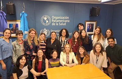 Foto grupal de todos los participantes de la reunión