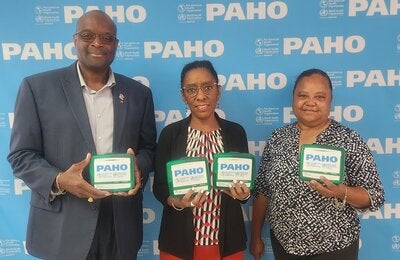 PAHO/WHO Bahamas donates hurricane preparedness kits to Rotary Club of Nassau