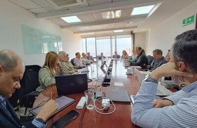 Académia y Gobierno Conversatorio