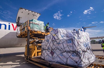 Envío de suministros que llega a Haití