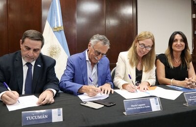 Foto d euno de los momentos de la firma