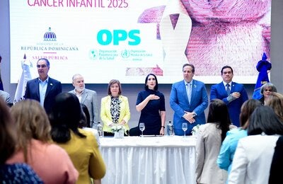 Autoridades durante conmemoran Día Internacional contra el Cáncer Infantil