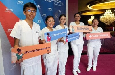 Estudiantes de la escuela de salud de la Universidad San Francisco de Quito se unen a la conmemoración del Día Mundial de la Salud