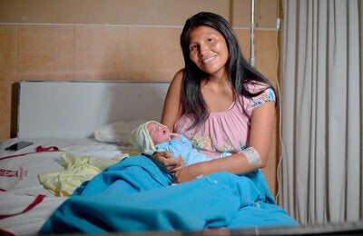 Madre y recién nacido