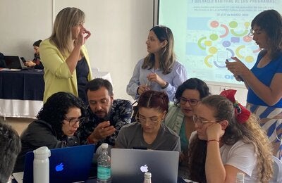 El taller, titulado “Integración de los determinantes sociales de la salud en la formulación y ejecución de programas: Analizando las causas de las inequidades en salud y la relevancia de la intersectorialidad para su abordaje”.