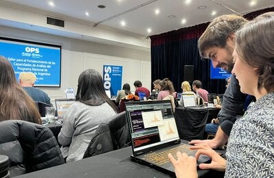 Foto de un momento de la capacitación práctica