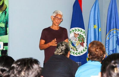 Dr. Dingle Spence presenting to participants at the palliative care training.