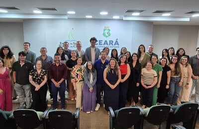 Participantes da Oficina para Troca de Experiências e Aprimoramento da Vigilância Laboratorial posam para foto