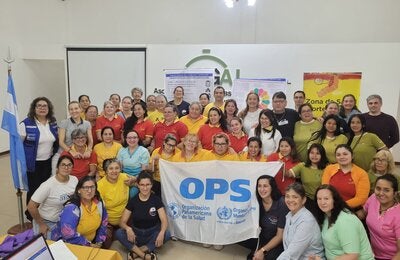 Foto grupal de participantes