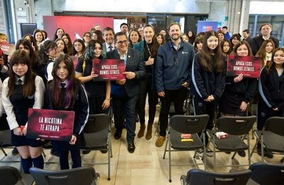 En el Café Literario del Parque Bustamante, el Ministerio de Salud de Chile presentó, junto a estudiantes del Liceo Carmela Carvajal de Providencia, la tercera versión de la campaña Humos Letales.