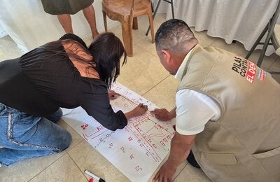 equipo local trabajando