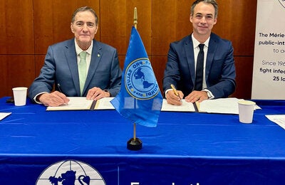 (PAHO) and the Mérieux Foundation USA (FMx USA) today signed a Framework Agreement to expand joint efforts to strengthen laboratory systems and improve access to quality diagnostics across the Americas. 