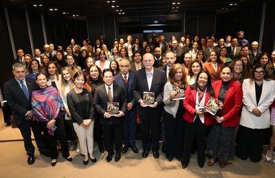 Participantes de la presentación de las Guías Alimentarias Saludables y Sostenibles para la Población Mexicana 2025-2030 