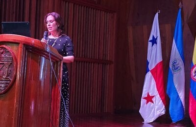 Amalia Ayala participa en Congreso de Ciencias Forenses