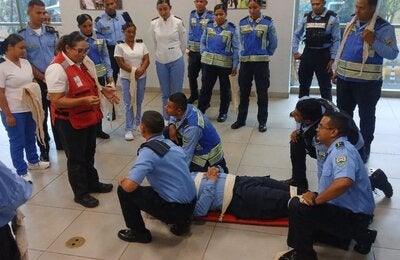 práctica de primeros auxilios comunitarios