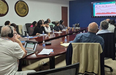 Autoridades sanitarias venezolanas se dieron cita en la sede de la OPS en Caracas (Venezuela) para conocer experiencia del centro regulador de Bahía (Brasil)