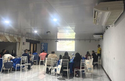 Sesión teórica curso BEC Guápiles, Costa Rica