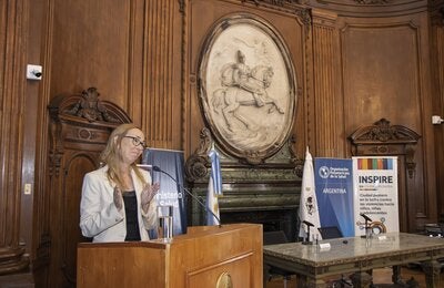 Foto de la representante de OPS Argentina en la apertura del congreso