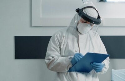 Health personnel with PPE