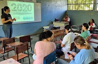 Personal de unidad de salud reciben capacitación