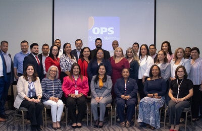 Fotografía grupal de participantes en el taller nacional sobre el Sistema de Información de Recursos Humanos para la Salud (SIRHS).