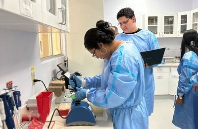 CNDR fortalece capacidad diagnóstica en vigilancia de la RAM