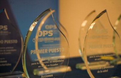 Reconocimientosentregados a las buenas prácticas para reducir inequidades en salud