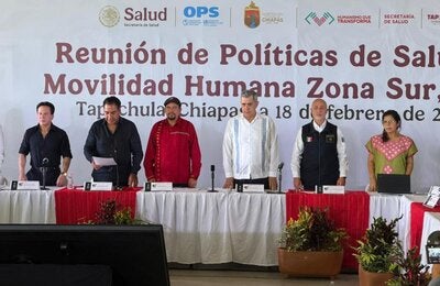 Autoridades durante la inauguración del evento sobre el Proyecto Multiservicios