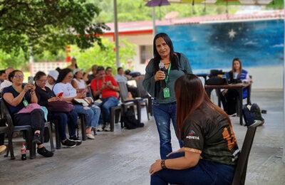 exposisicon de personl en Comuncacion acertiva de Fiebre amarilla