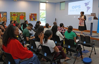 Presentation to visiting French students