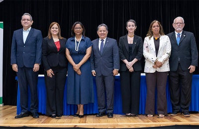 Fotografía grupal de autoridades durante la instación oficial de la Comisión Técnica Intersectorial de Salud Mental y Apoyo Psicosocial ante Emergencias y Desastres (CTI SMAPS).
