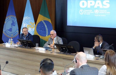 Mesa de abertura da Reunião, com a presença de autoridades