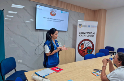 Personal de OPS en exposicion en fortalecimiento de capacidades en salud en Tibú.