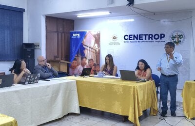 reunión sobre envenenamientos de animales venenosos en Bolivia