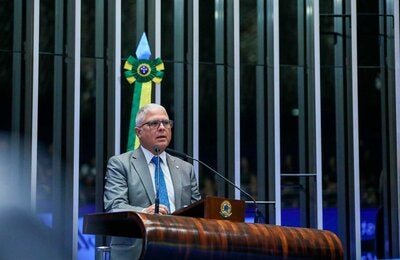 Cristian Morales discursa durante evento no Senado Federal