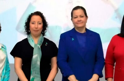 Fotografía protocolar sobre el conversatorio sobre Prevención del cáncer cervicouterino en Panamá