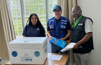 group photo of PAHO Haiti and Rep. Dom and MSPP colleagues
