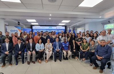 Equipo presente en taller arbovirosis
