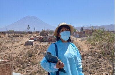 Personal de salud en campaña de vacunación
