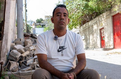 El doctor Nelson Magallanes vivió dos realidades: buscar a su familia entre los escombros y mantener el hospital funcionando