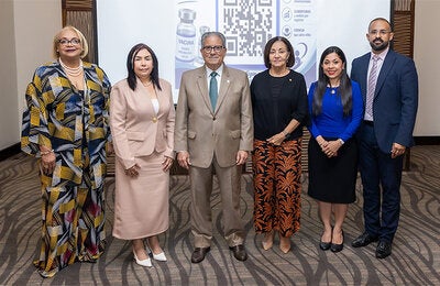 Fotografía de las autoridades presentes en la apertura Jornada de Actualización en Vacunas 2026 y Evaluación del Programa Ampliado de Inmunización (PAI) 2025 / primer semestre de 2026.