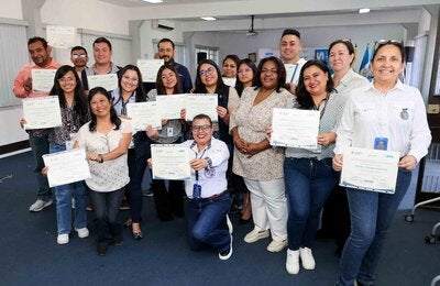 Familias Fuertes: Amor y Límites