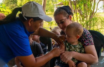 Vacunación en comunidades menonitas en Santa Cruz