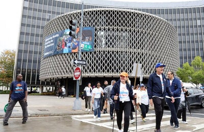 PAHO building in yhe vakground - Beginning of the Walk for Health 2026