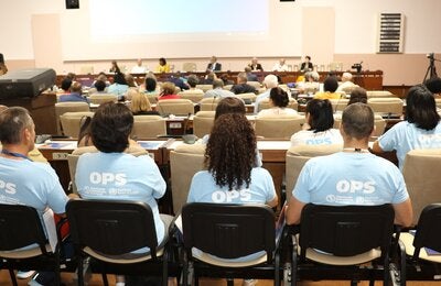 Personal de OPS en sesión especial por los 120 años