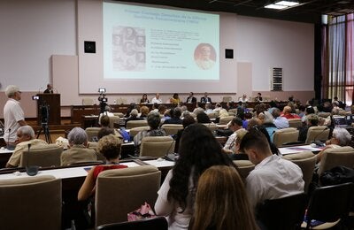 Participantes en sesión especial por los 120 años de OPS