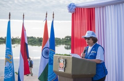 "lancha médicamente equipada que fue entregada oficialmente en el puerto de Fuerte Olimpo""