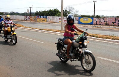 Carretera con motoristas